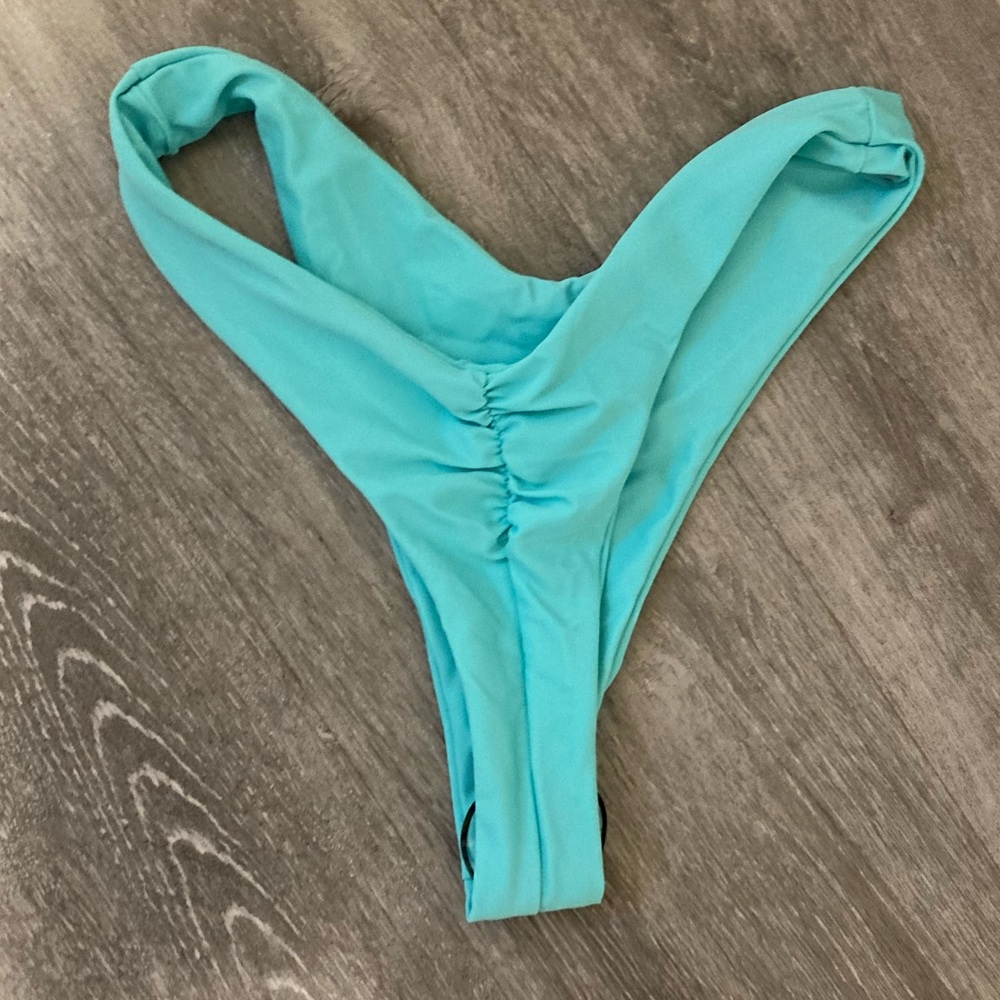 Bikini bottom. Brand new. Size M.